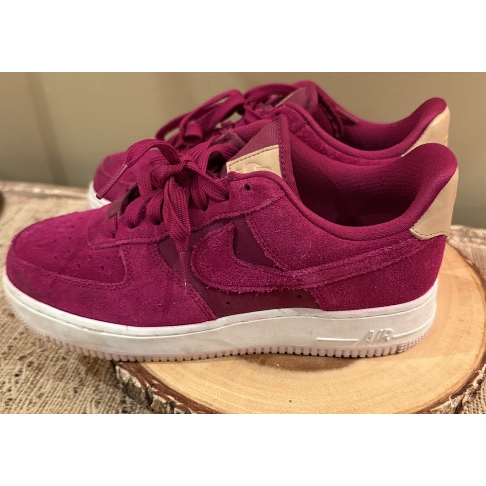 NIKE AIR FORCE 1 '07 TRUE BERRY WOMEN'S SZ-7.5 896185 602 Fushia Pink